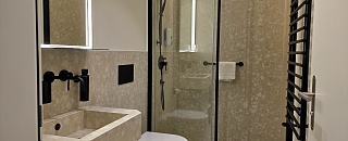 Bagno 4 piano nord Hotel Pestalozzi Lugano 3600 x 3000 1